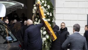 7ad4677b-2180-4c1b-b127-0be44df48f4916-9-discover-aspect-ratiodefault0jpg-55051