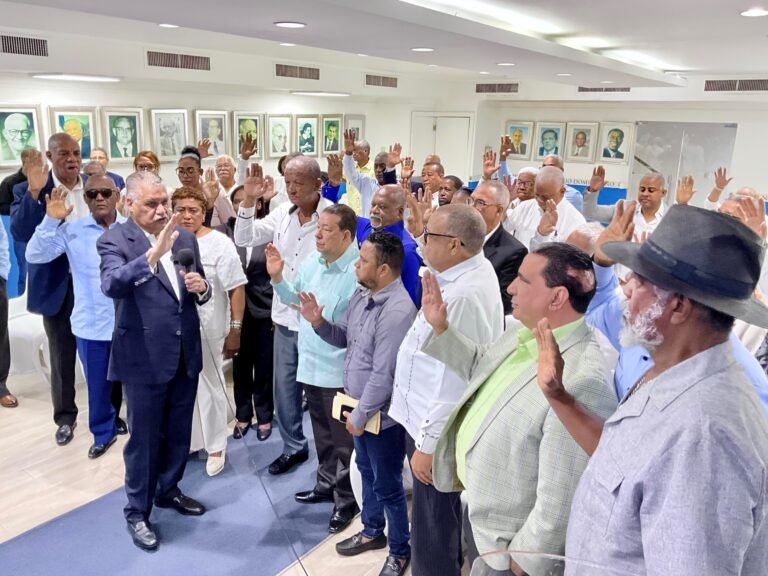 Juramentados por el Presidente del PRD