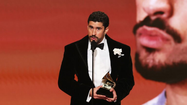 6980304a59bf5b60ea55d4d3