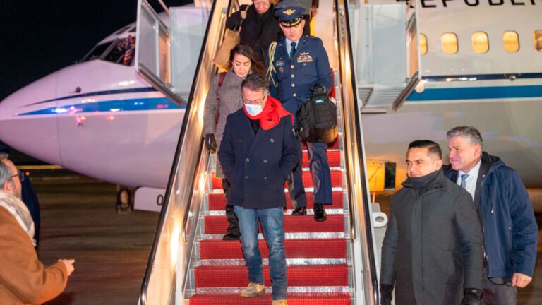 petro-llega-a-washington-para-reunirse-con-trump-55602