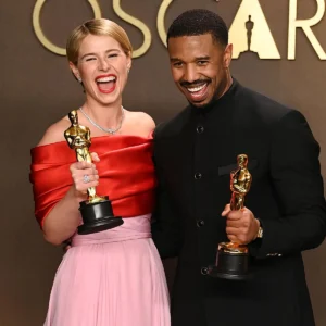 ganadores-oscar-2026-k06F-U201223483059S5D-1200x1200@Mujer Hoy